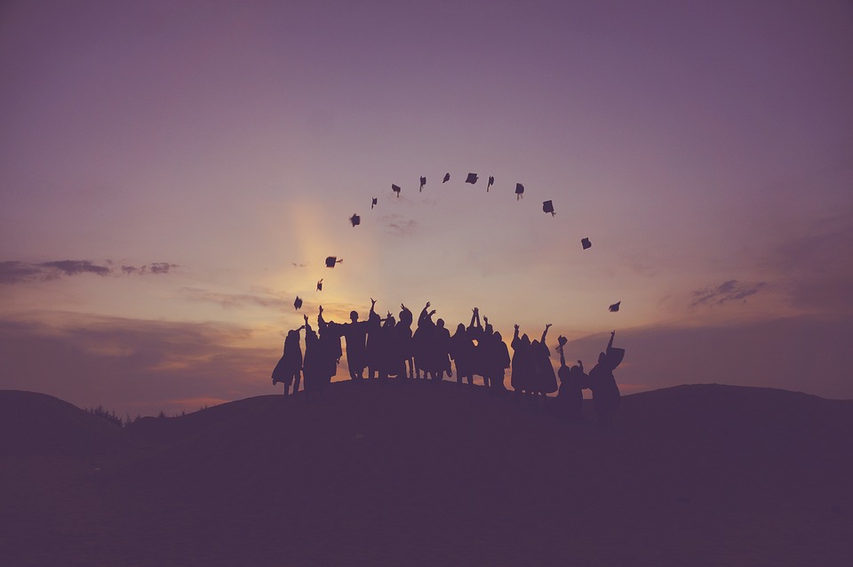 personalized graduation party decorations